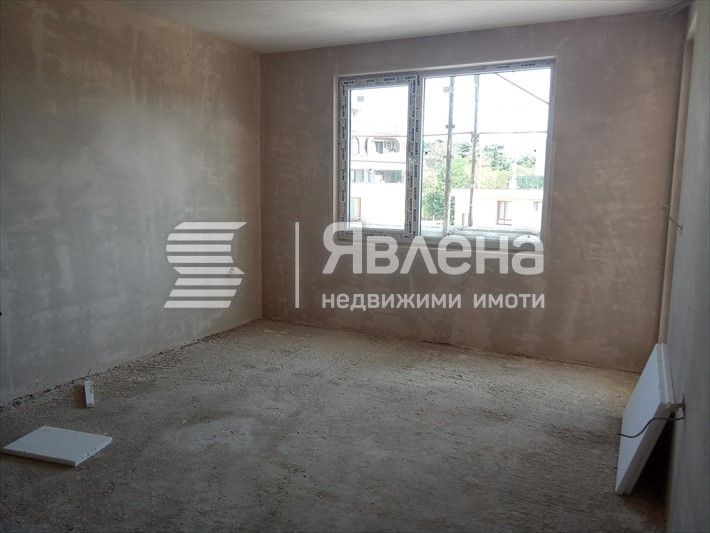 Младост двустайни
