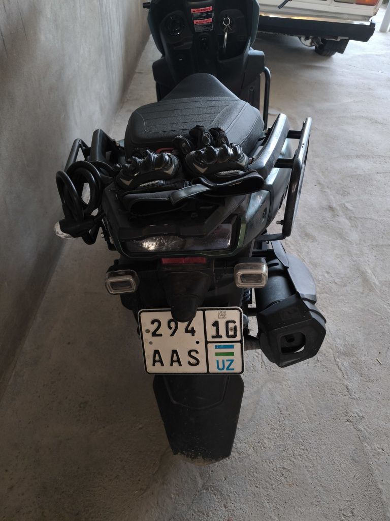 Скутер Skuter Tank GST