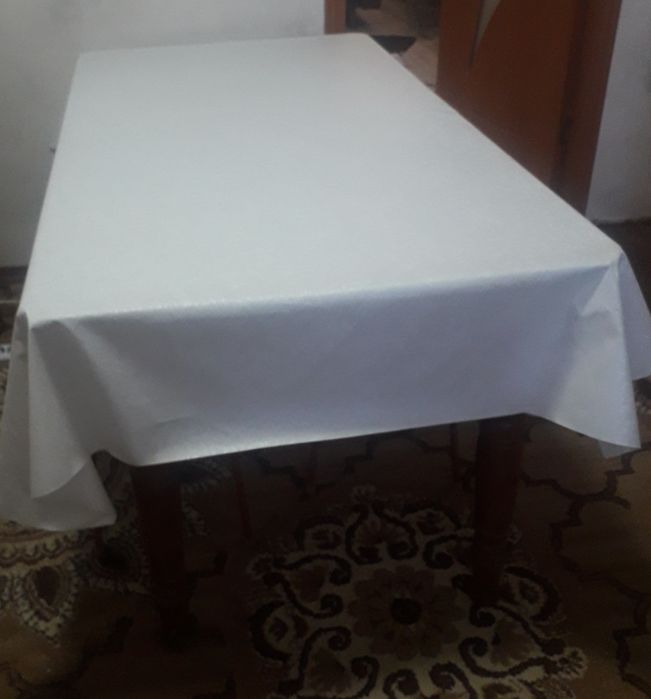 Стол обеденный большой