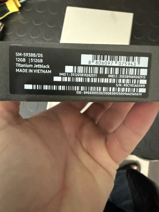 Продавам чисто нов Samsung S25 ultra 512gb black