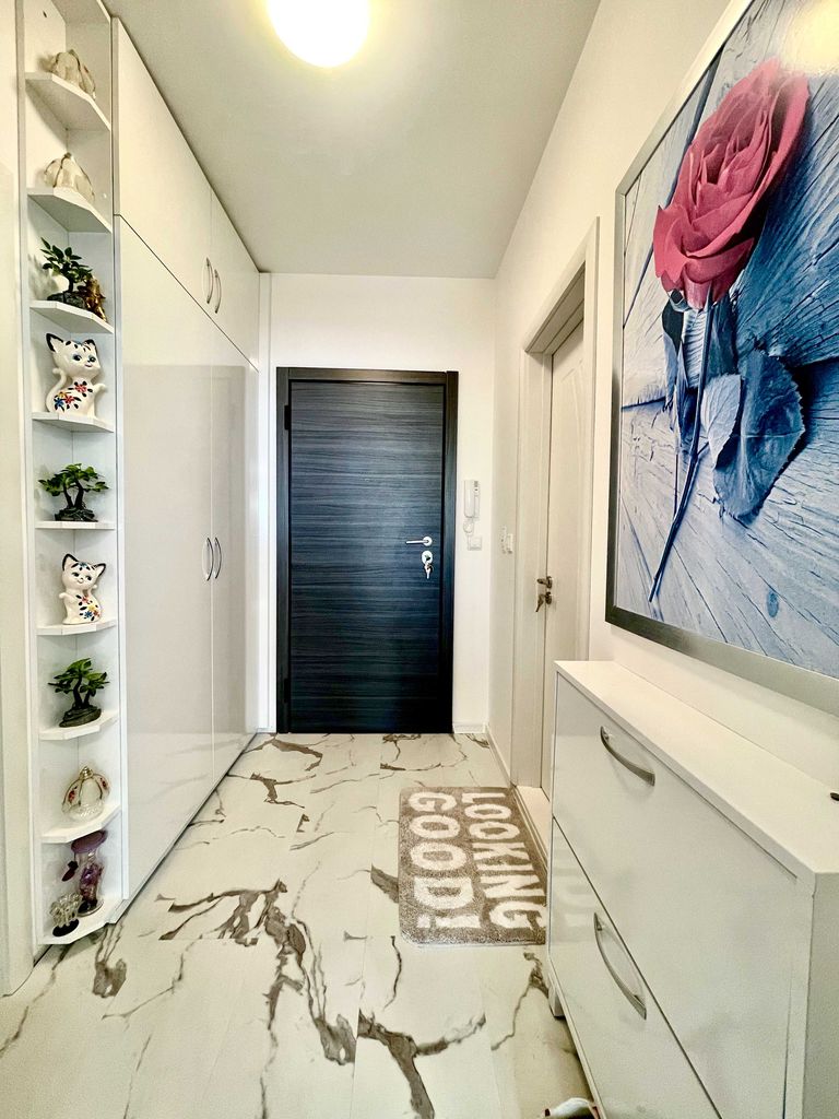 Продава се Двустаен апартамент в Пловдив, Христо Смирненски - 70 кв.м за 1915 €/кв.м - Снимка #3