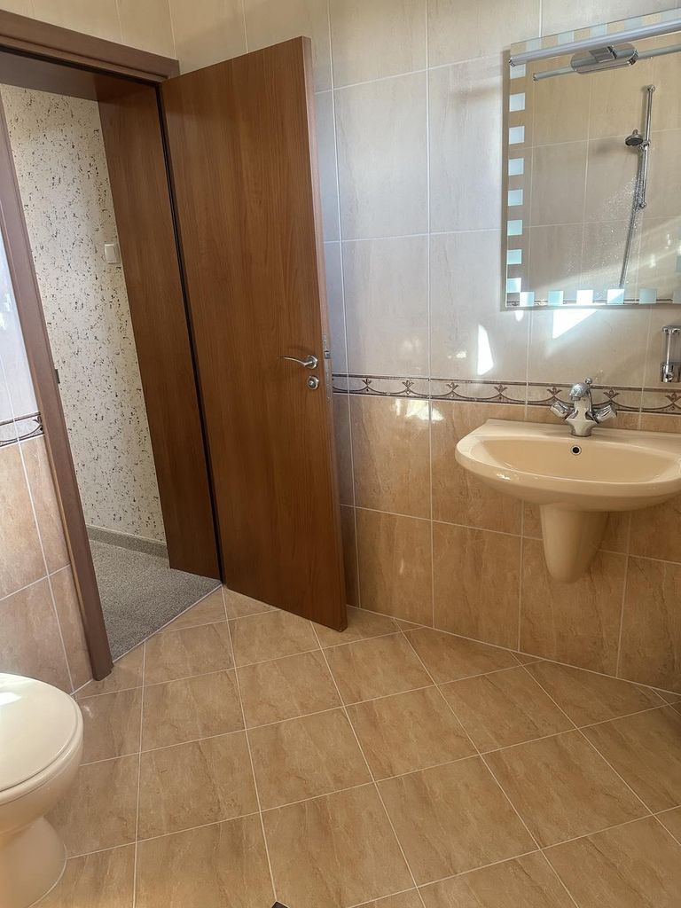 Дава се под наем Тристаен апартамент в София, Център - 100 кв.м за 600 € - Снимка #6