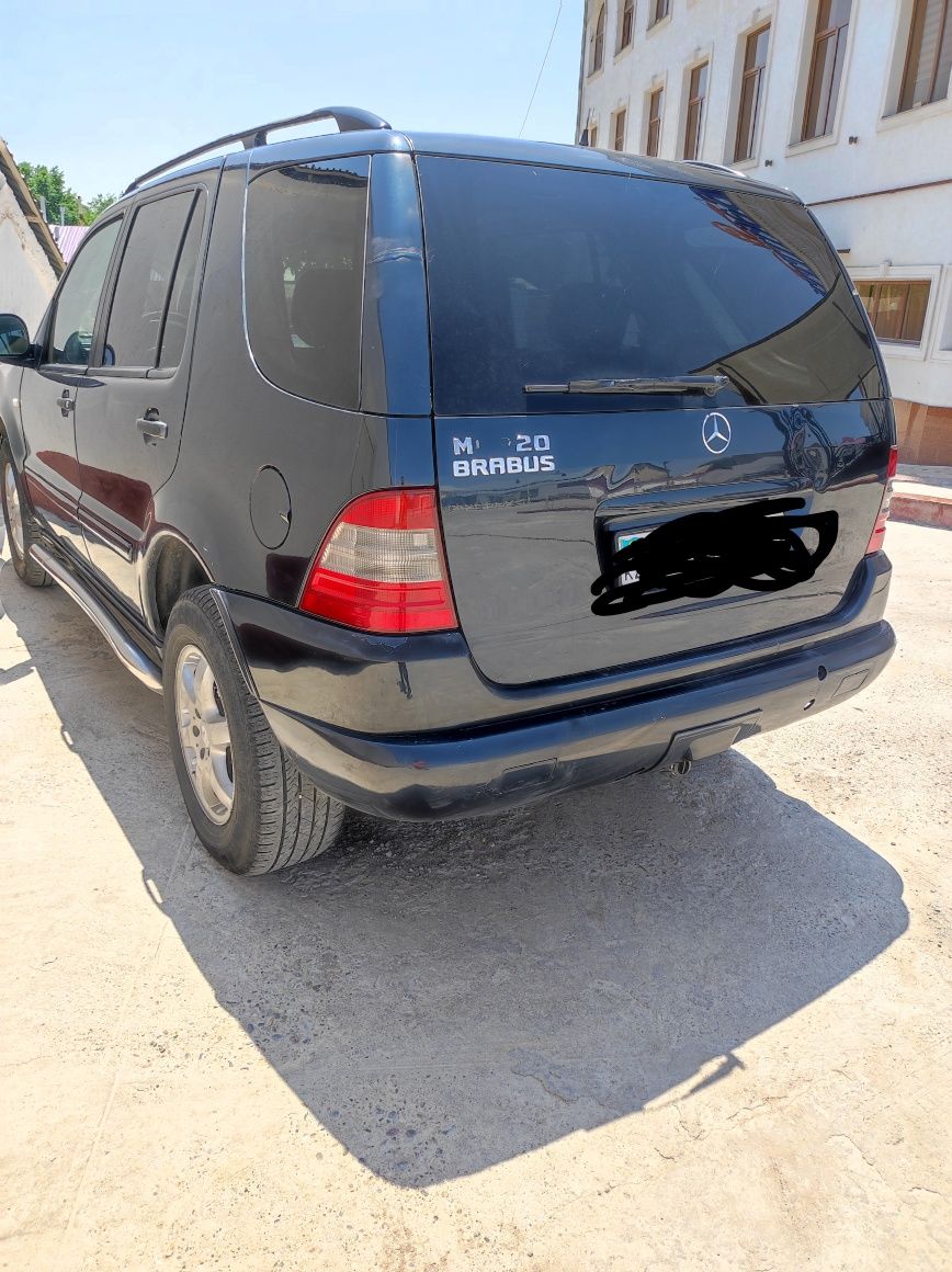 Mercedes Benz ML320