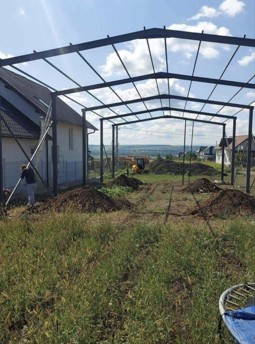 Vând hală metalică 12 metri lățime 14 metri lungimea cu 4 m