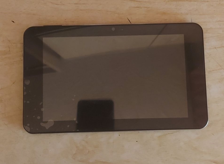 Китайский планшет с неисправным акумулятором. 5000т.