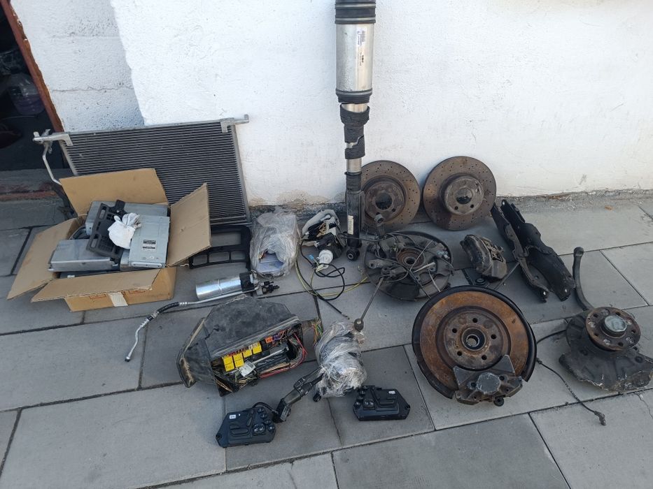 Продам запчасти на Мерседес 220 все В Оригинале покупал для Себя