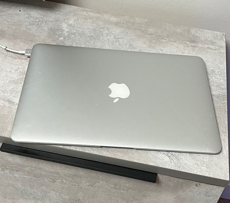 Продам MacBook Air
