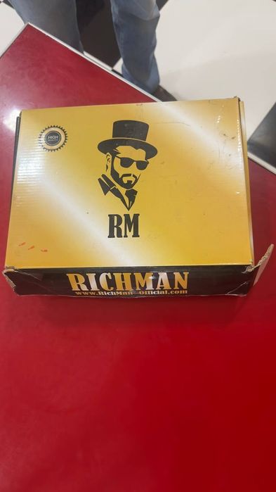 Aparat  sotiladi Dubay