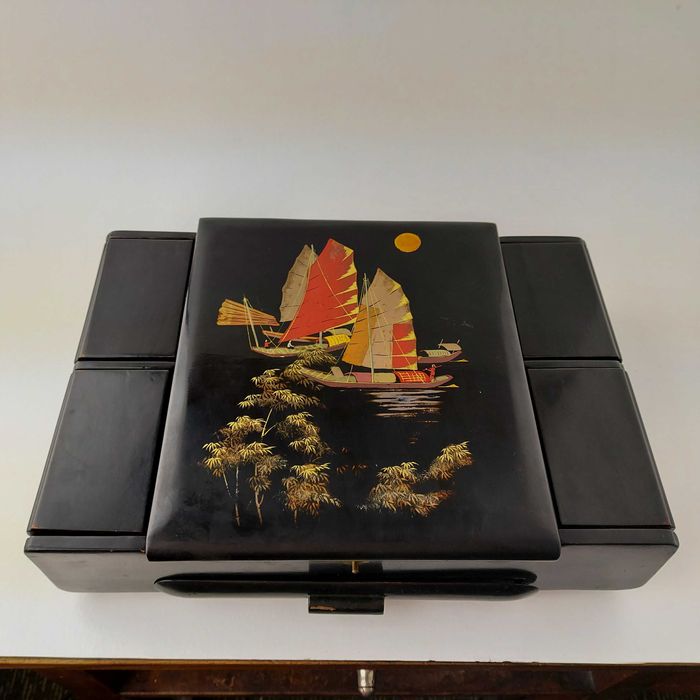 Стара виетнамска дървена кутия за гримове и бижута тоалетка #5618