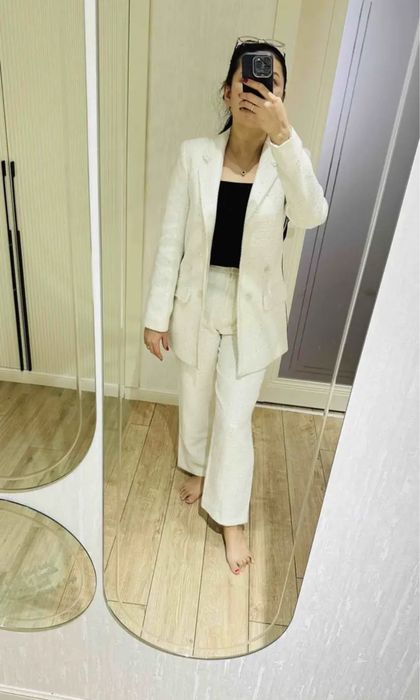 Костюм белый твидовый