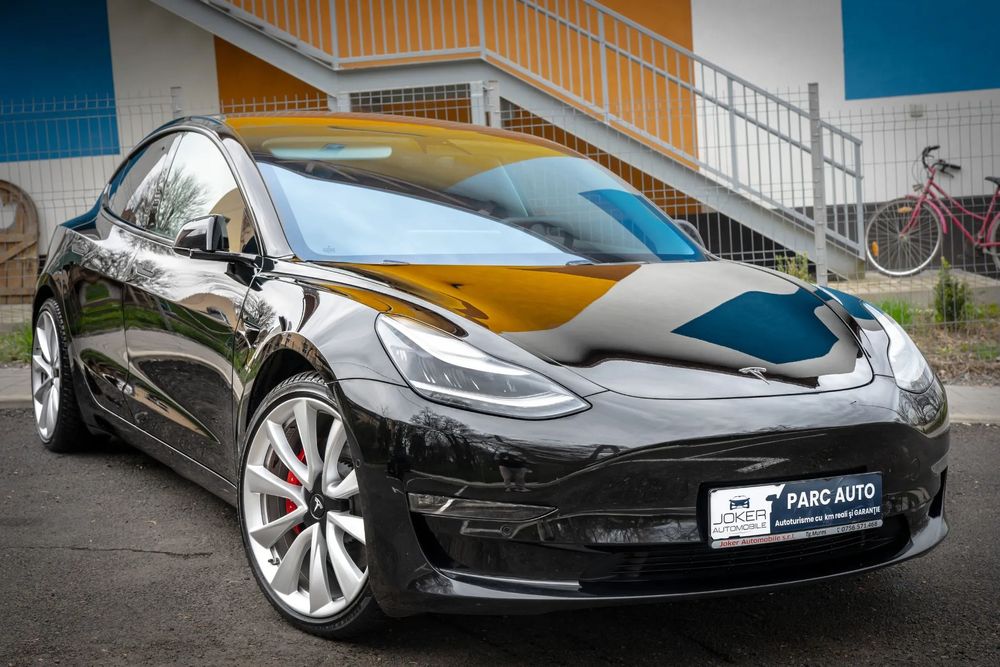 Tesla Model 3 Performance VARF DE GAMA ! Cel mai scump si cel mai puternic model 3.