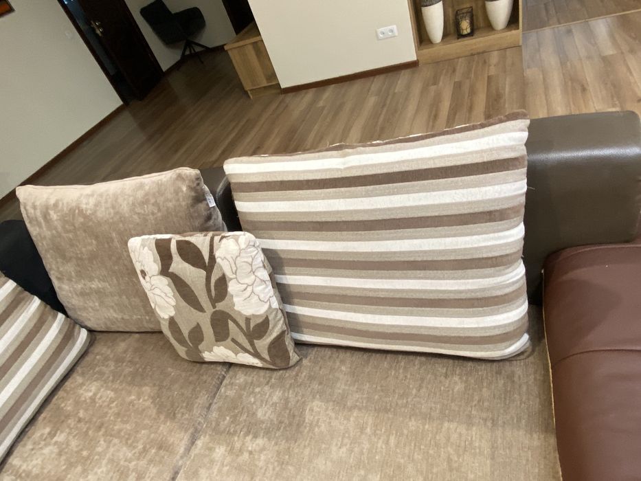 Диван угловой б/у