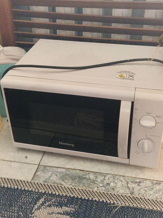 Отдам микроволновую печь