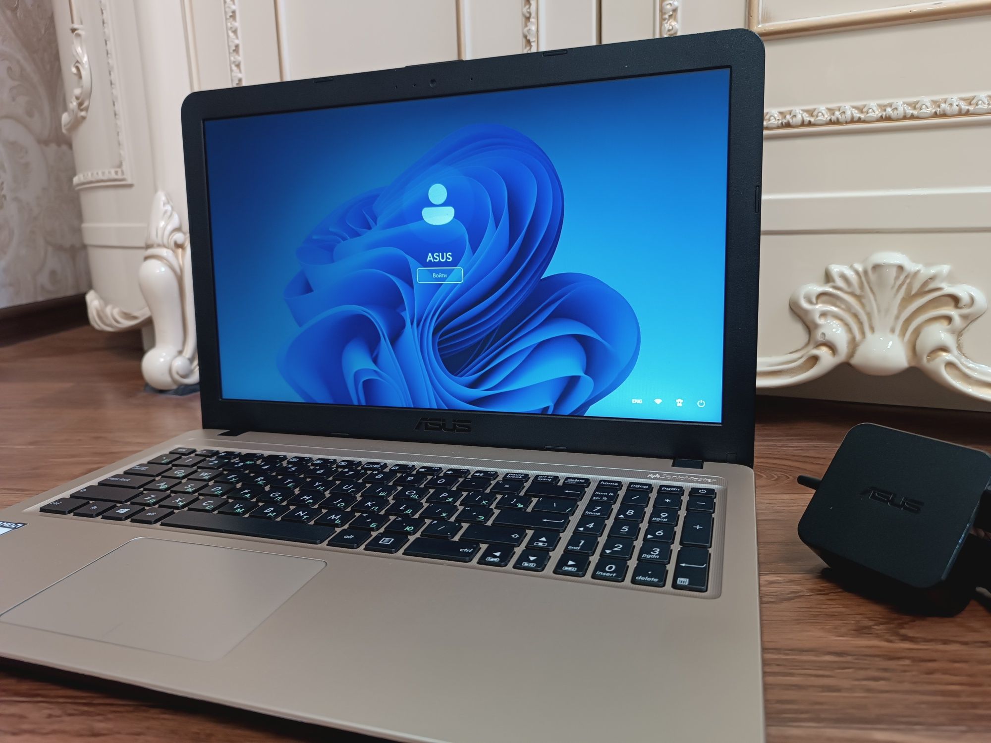 НОУТБУК Asus в отличном состоянии.