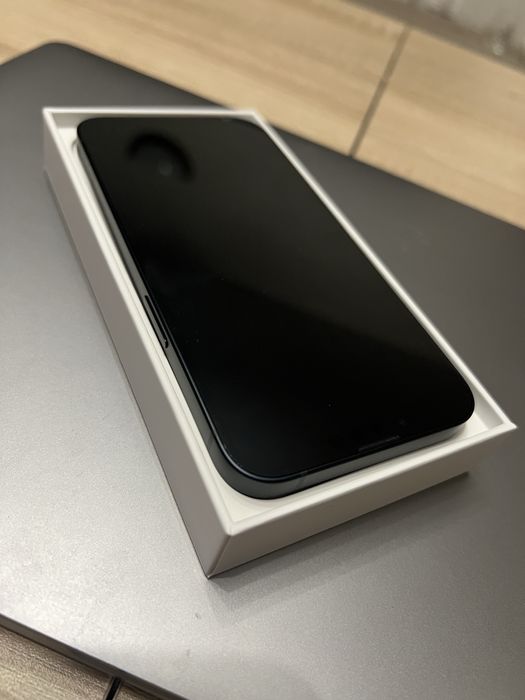 *** ЧИСТО НОВ *** Iphone 13 128 GB