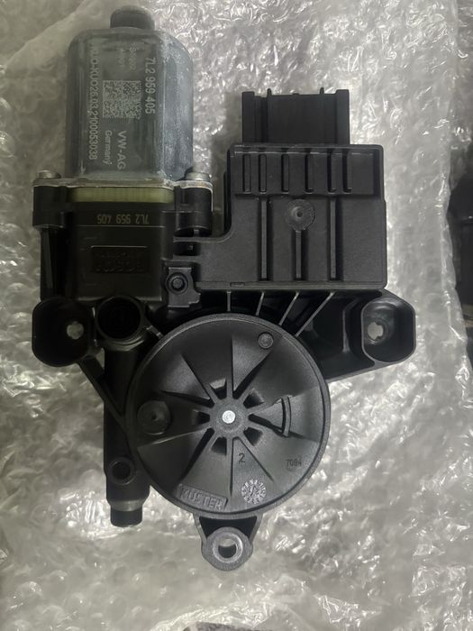 Моторче за стъклоповдигач VW Transporter T6