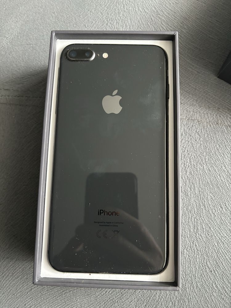 iphone 8 plus В иделно състояние.