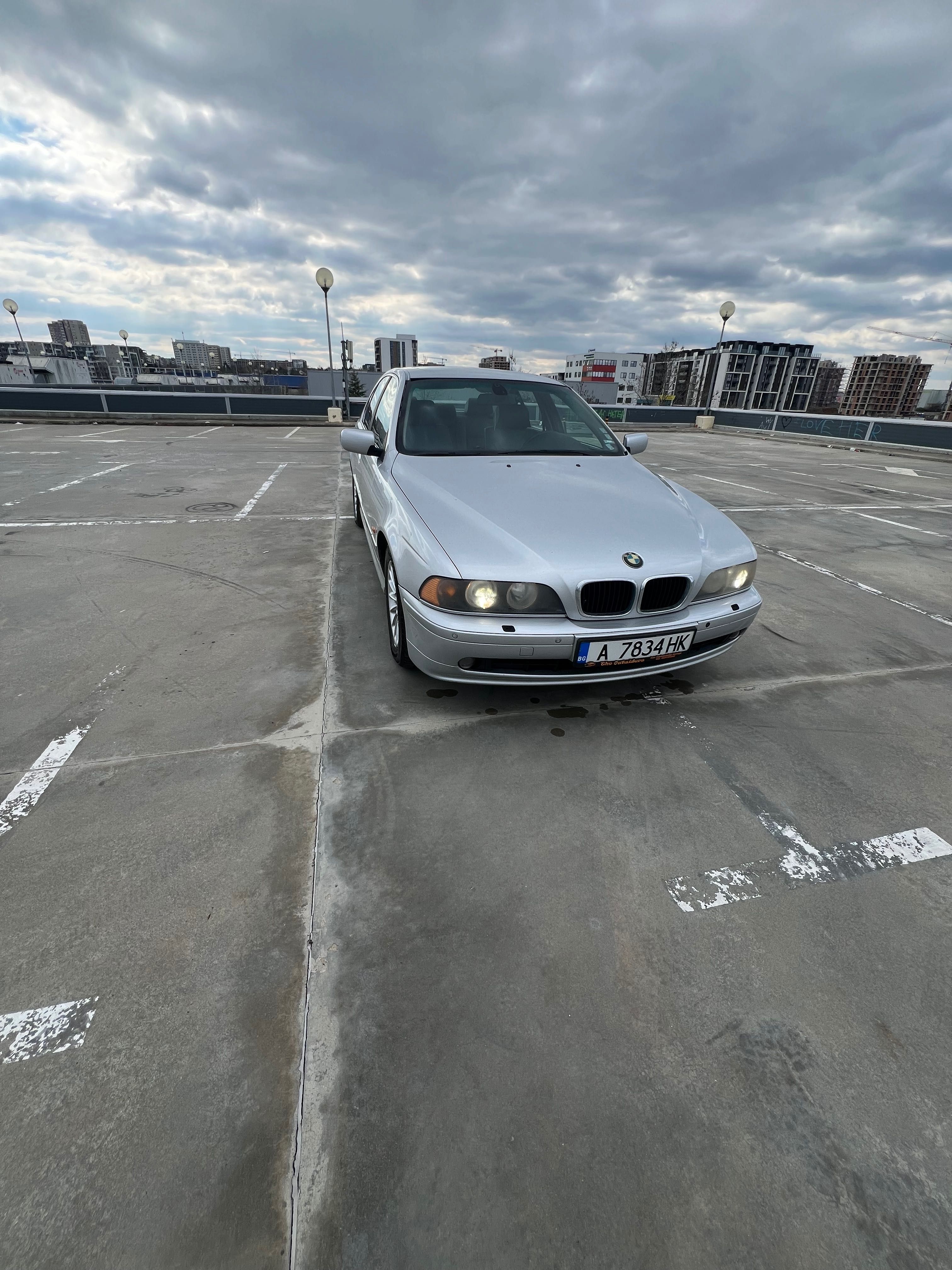 BMW 5та серия легендарния 3.0 мотор
