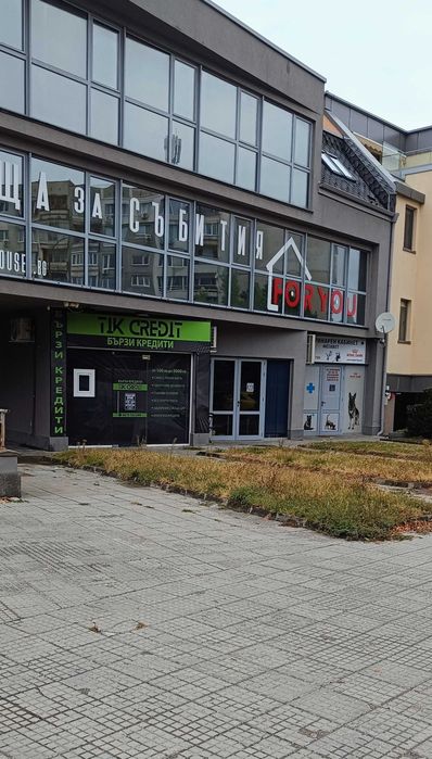 Дава се под наем магазин 30 кв.м, лицев,Младост 2, срещу РУМ 2