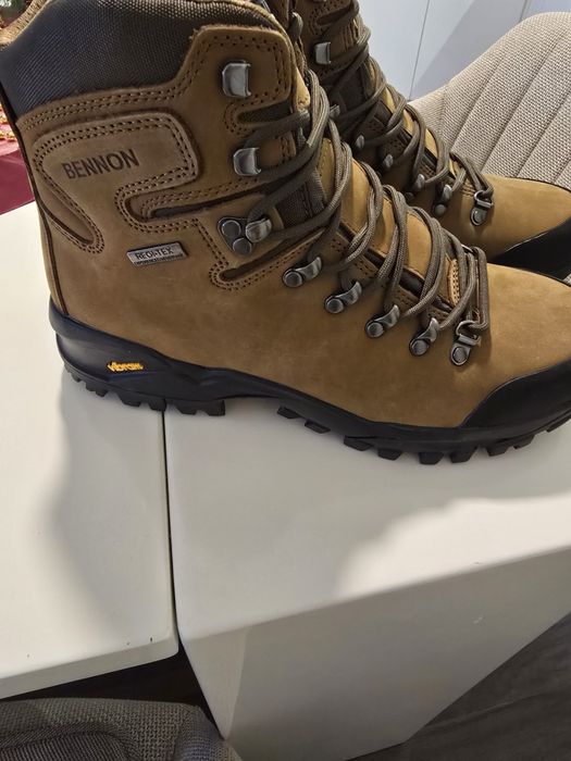 Продавам зимни мъжки боти BENNON