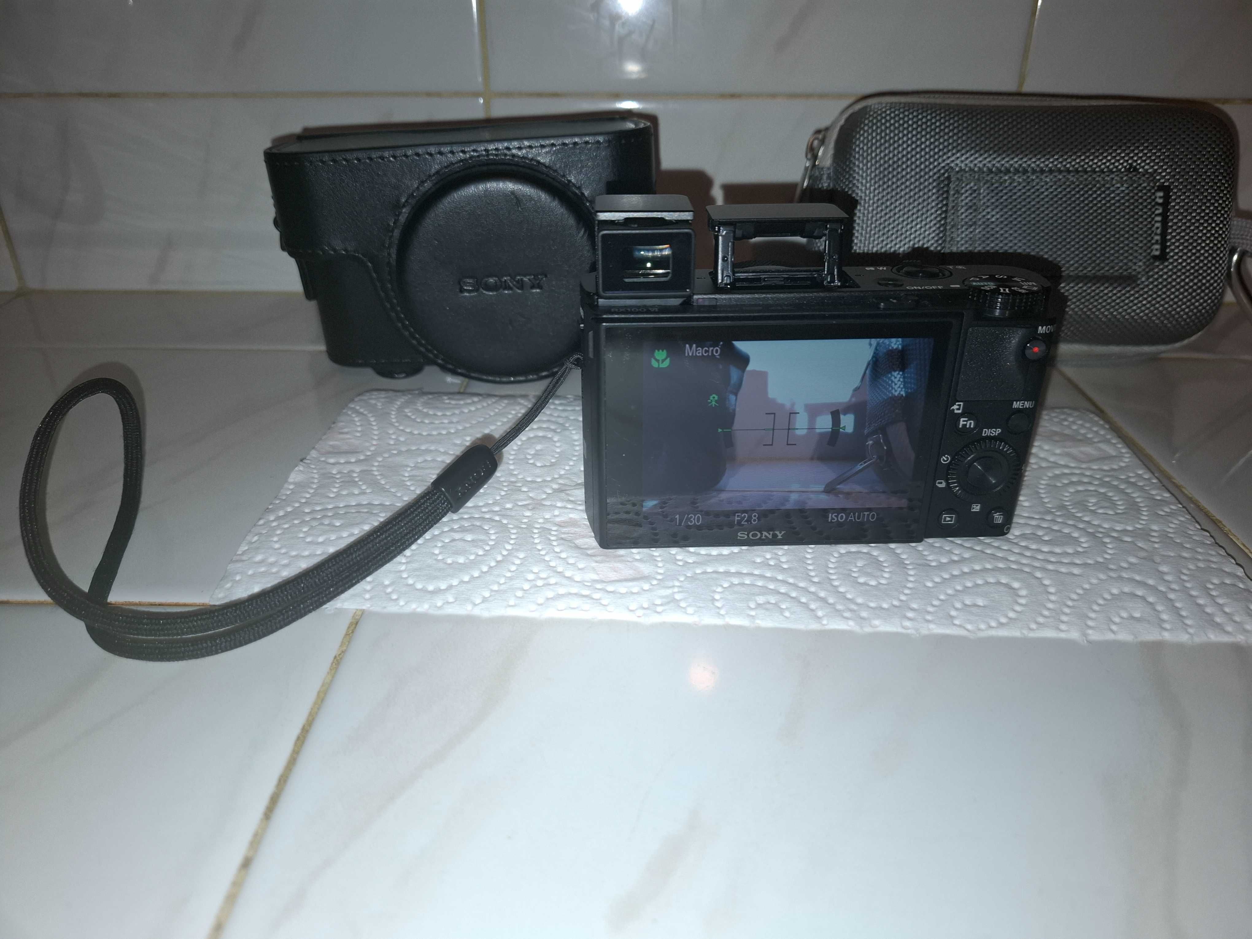 Фотоапарат Sony RX100 VI