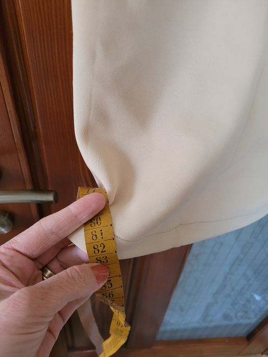 Vând rochie bej mărimea S