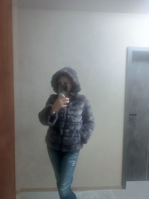 Намаление! Късо палто с качулка от естествен косъм