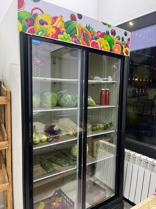 Продам холодильник витринный