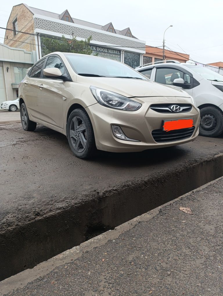 Hyundai Accent 2011