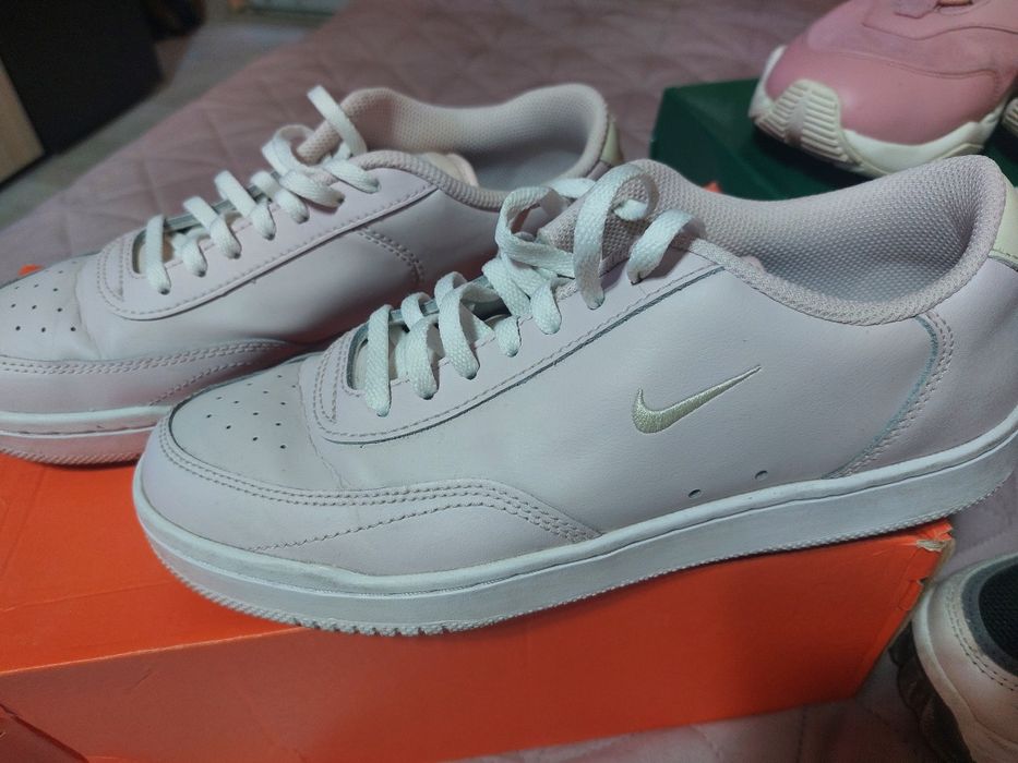 Маратонки Nike и др.