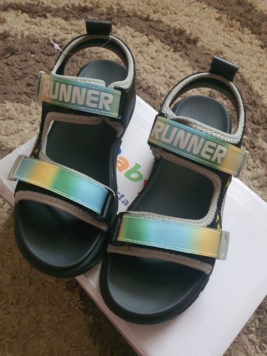 Продам новые сандали!Покупали за 12500,отдам за 7000.Размер 35.