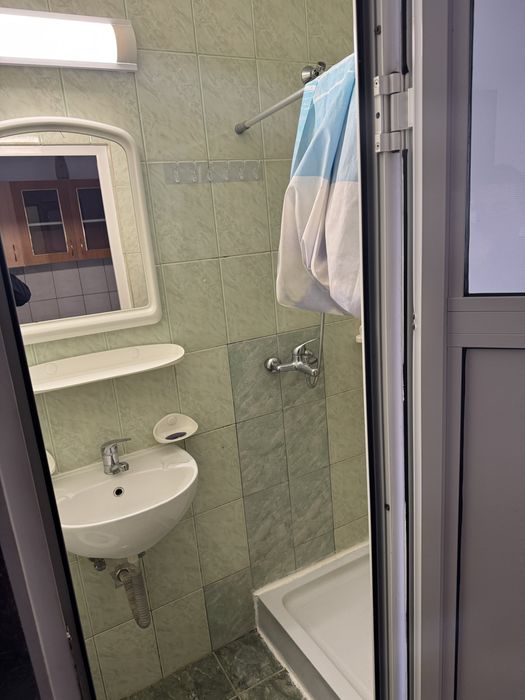 Inchiriez garsoniera carpati 2