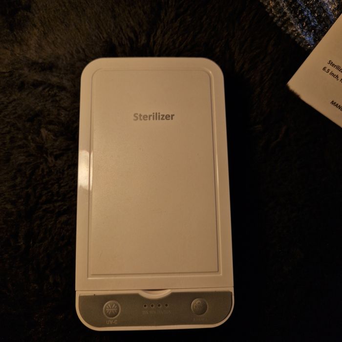 Sterilizator pe marime univerala de telefon