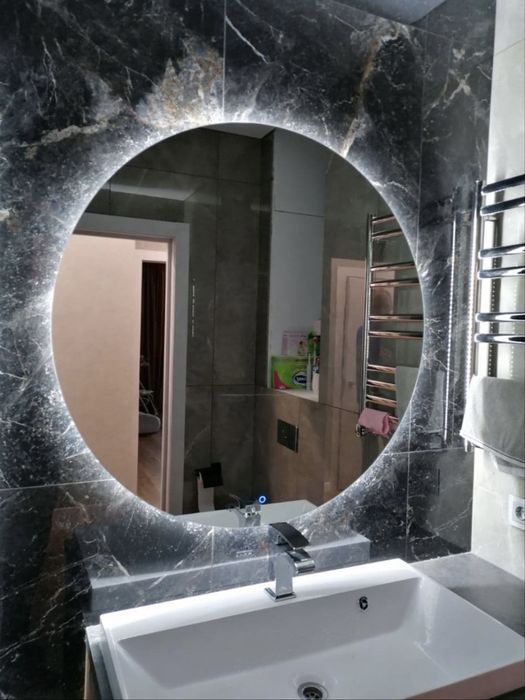 Зеркало настенное с подстветкой