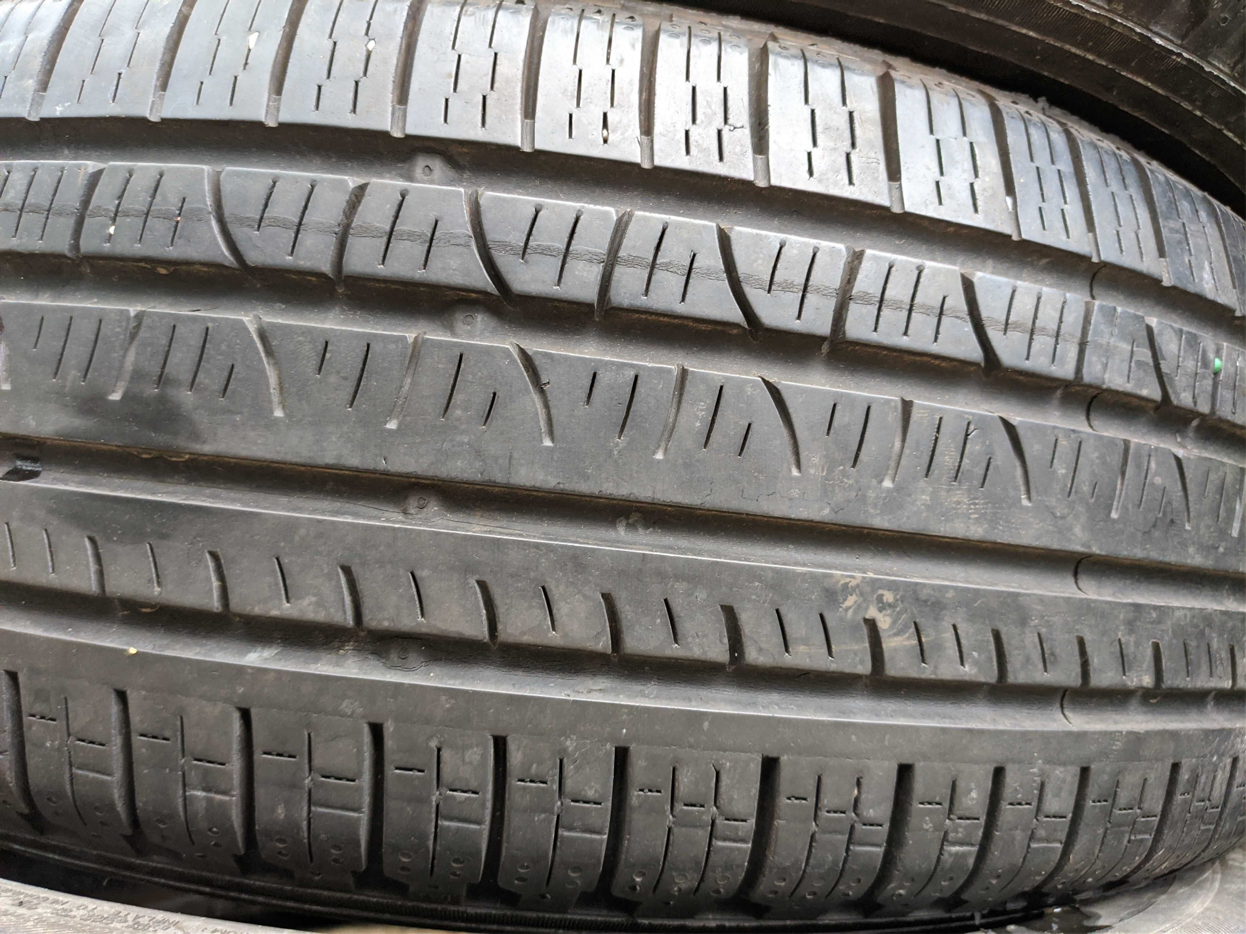 2бр Всесезонни гуми 215 65 17 - Pirelli