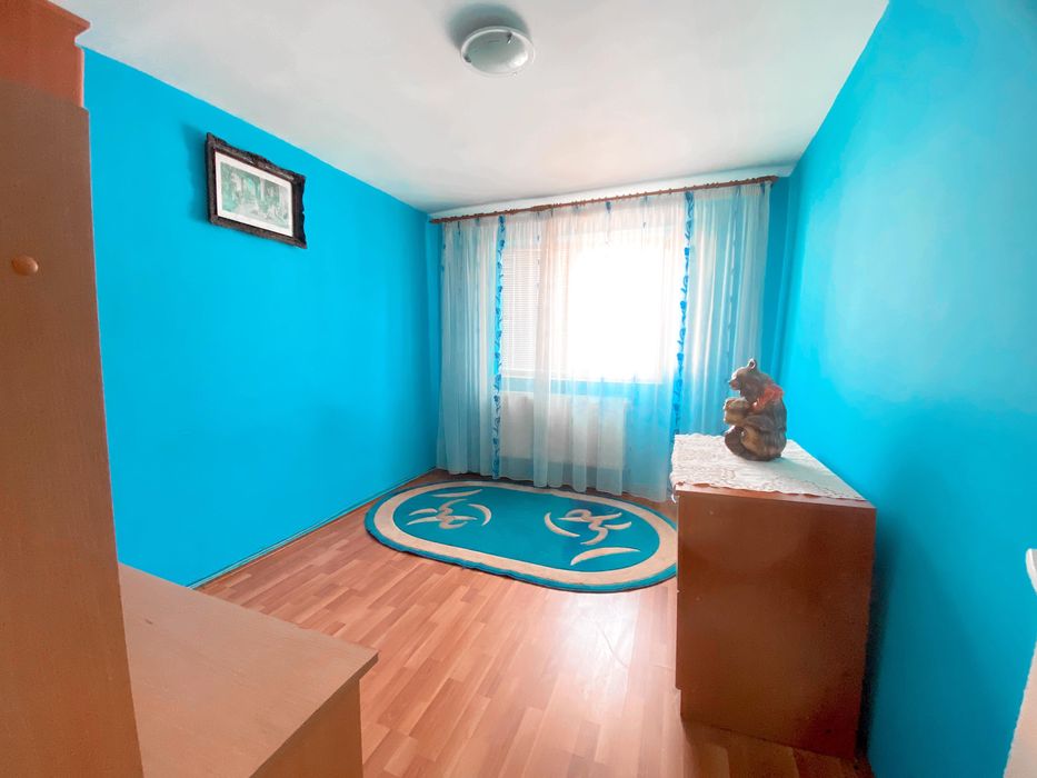 Ofer spre închiriere un apartament cu 2 camere