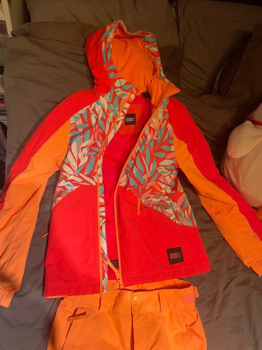 Costum schi O’Neill fetite