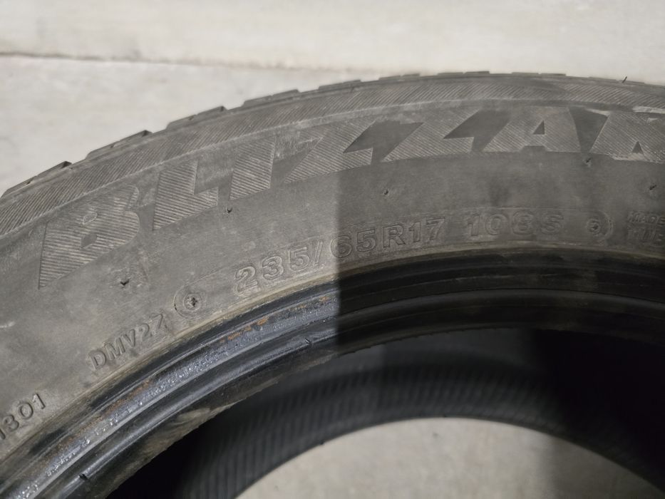 235/65/17 Bridgestone Blizzak DM-V2