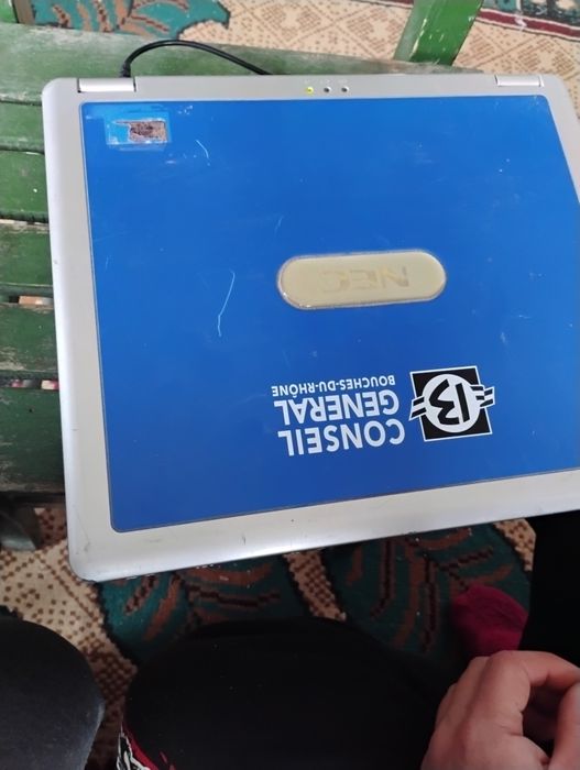 Vând leptop NEC versa 200