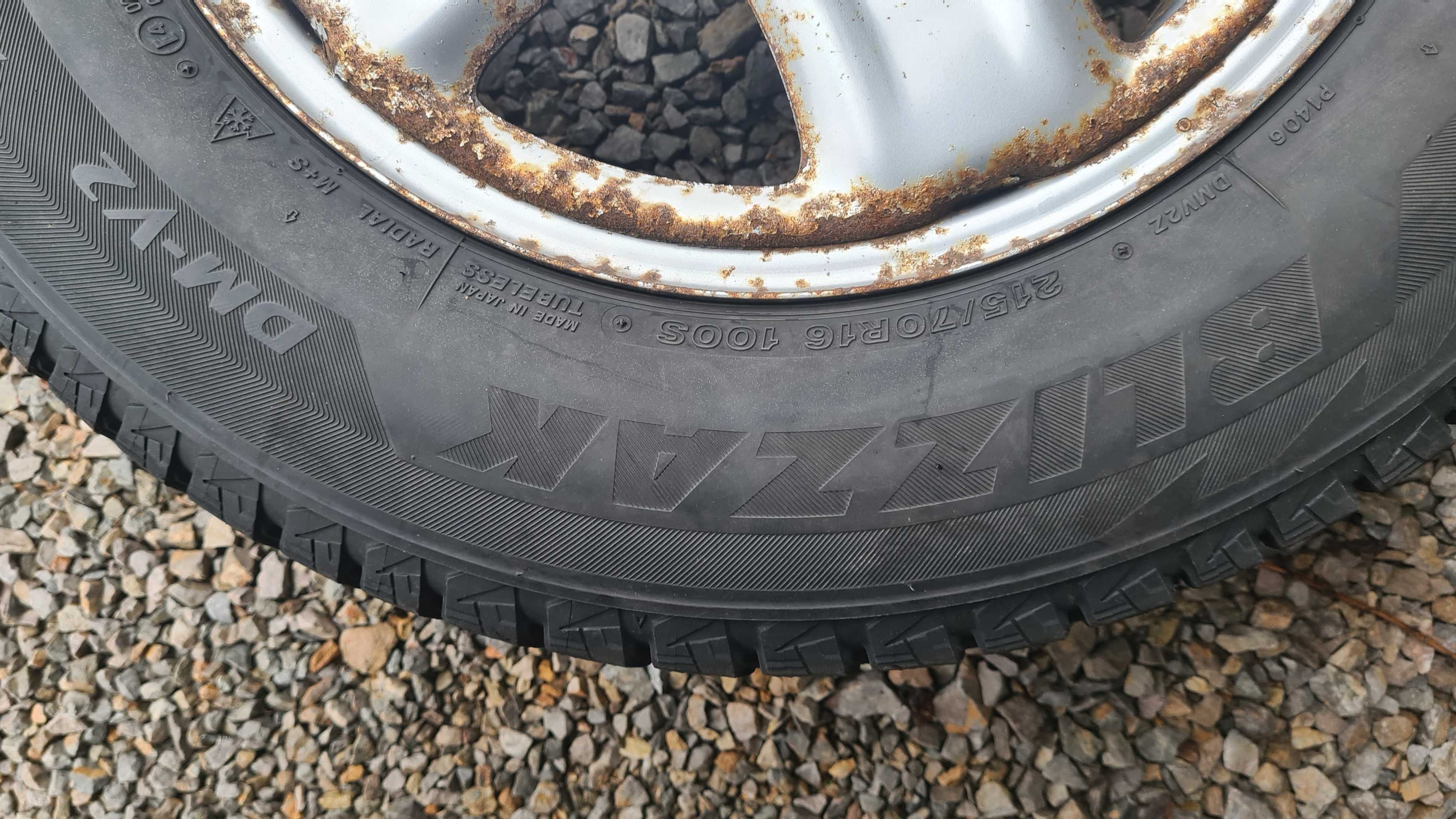 Джанти с гуми Тойота РАВ4 Toyota RAV 4 215/70/16