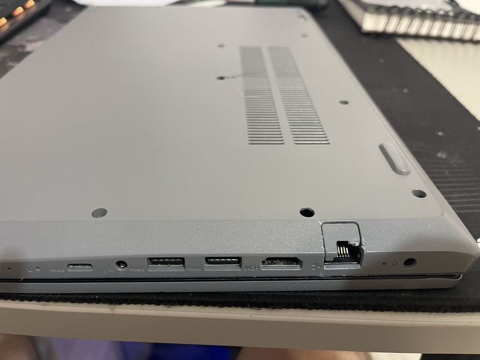 Laptop LENOVO IdeaPad 81LW Ryzen 3 3200U + 8GB Ram PENTRU PIESE