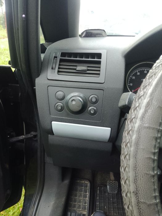 Vînd Opel Zafira