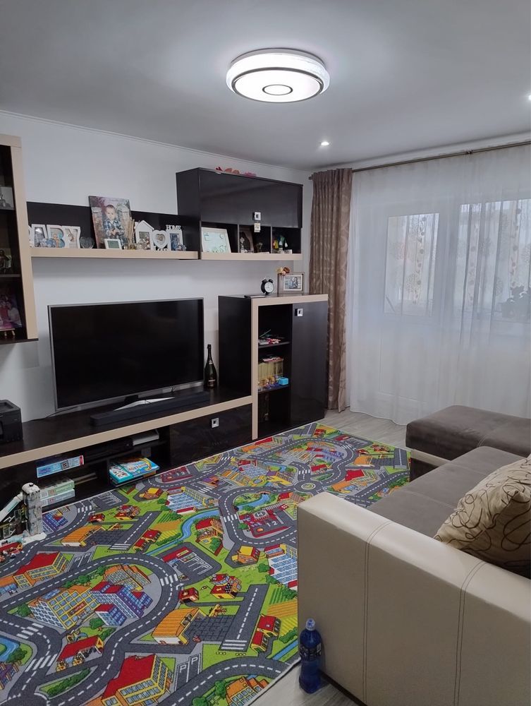 De vanzare apartament cu 2 camere decomandat