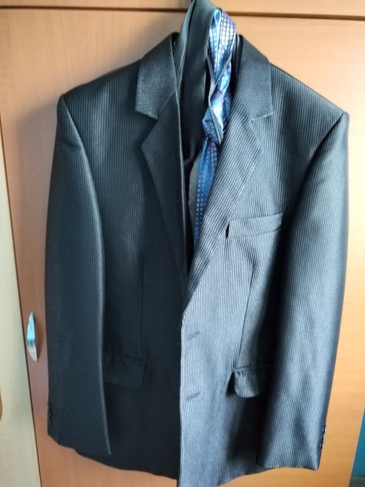 Costum bărbați model deosebit