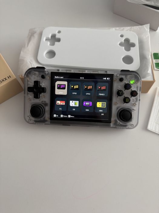 Consola portabila RG35XX H noua