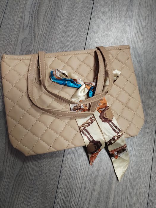 Vând palton nou L merge și xl +poseta cadou