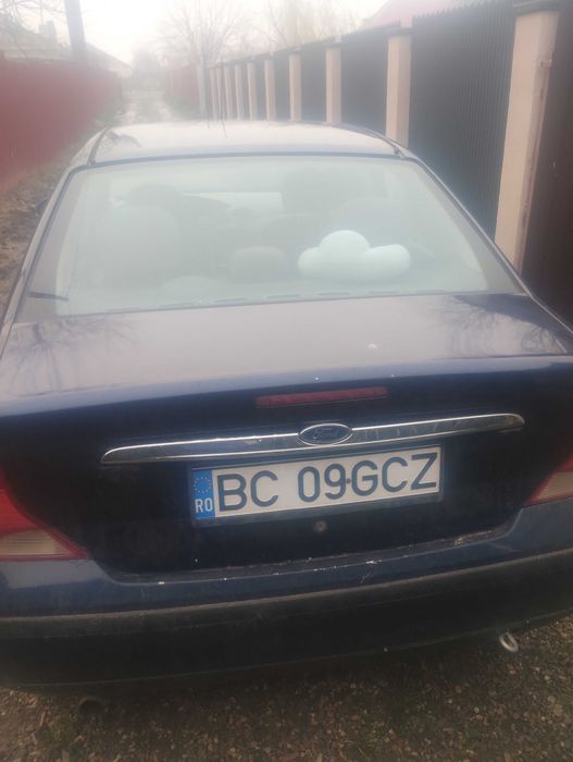 Vând Ford focus an 2002