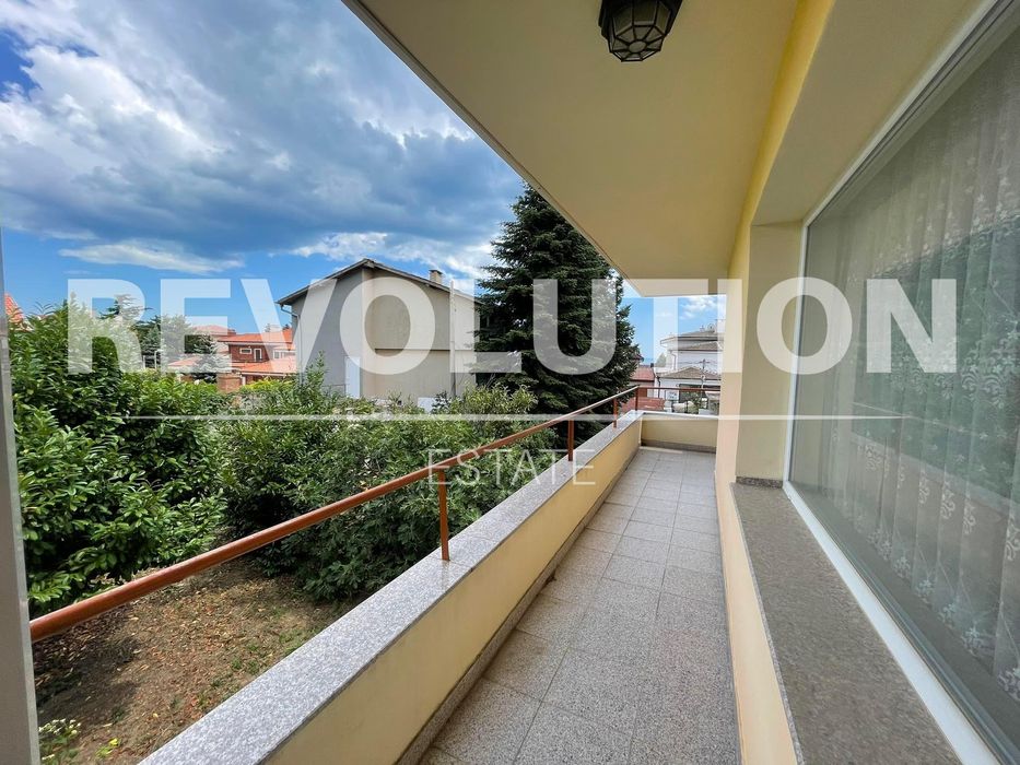 Дава се под наем Етаж от къща в Варна, м-т Траката - 140 кв.м за 450 € - Снимка #4