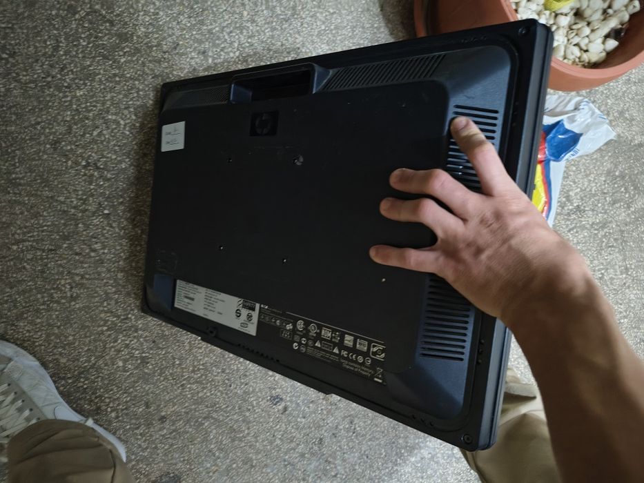 Monitor HP ZR24w – 24", IPS, 1920×1200 – Calibrare excelentă, profesio