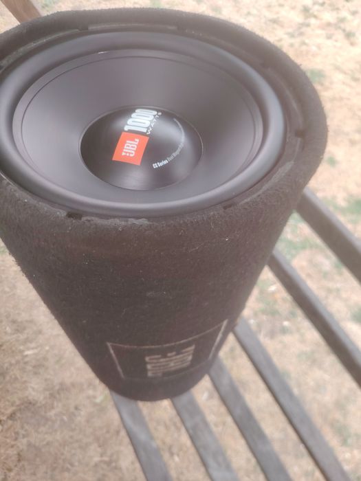 Subufar și amplificator JBL